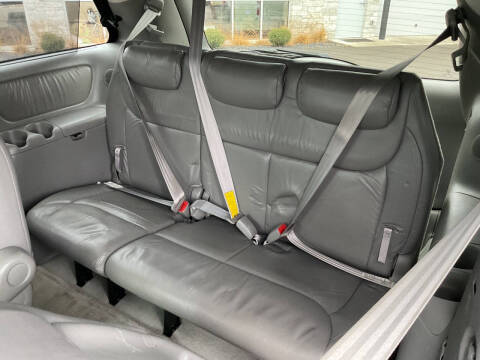 2004 Toyota Sienna XLE 7 Passenger