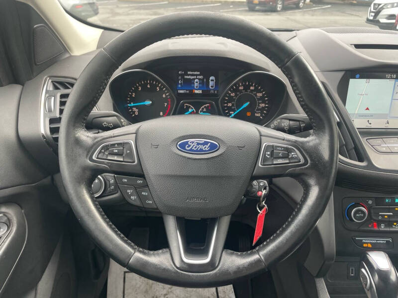 2018 Ford Escape SEL photo 15