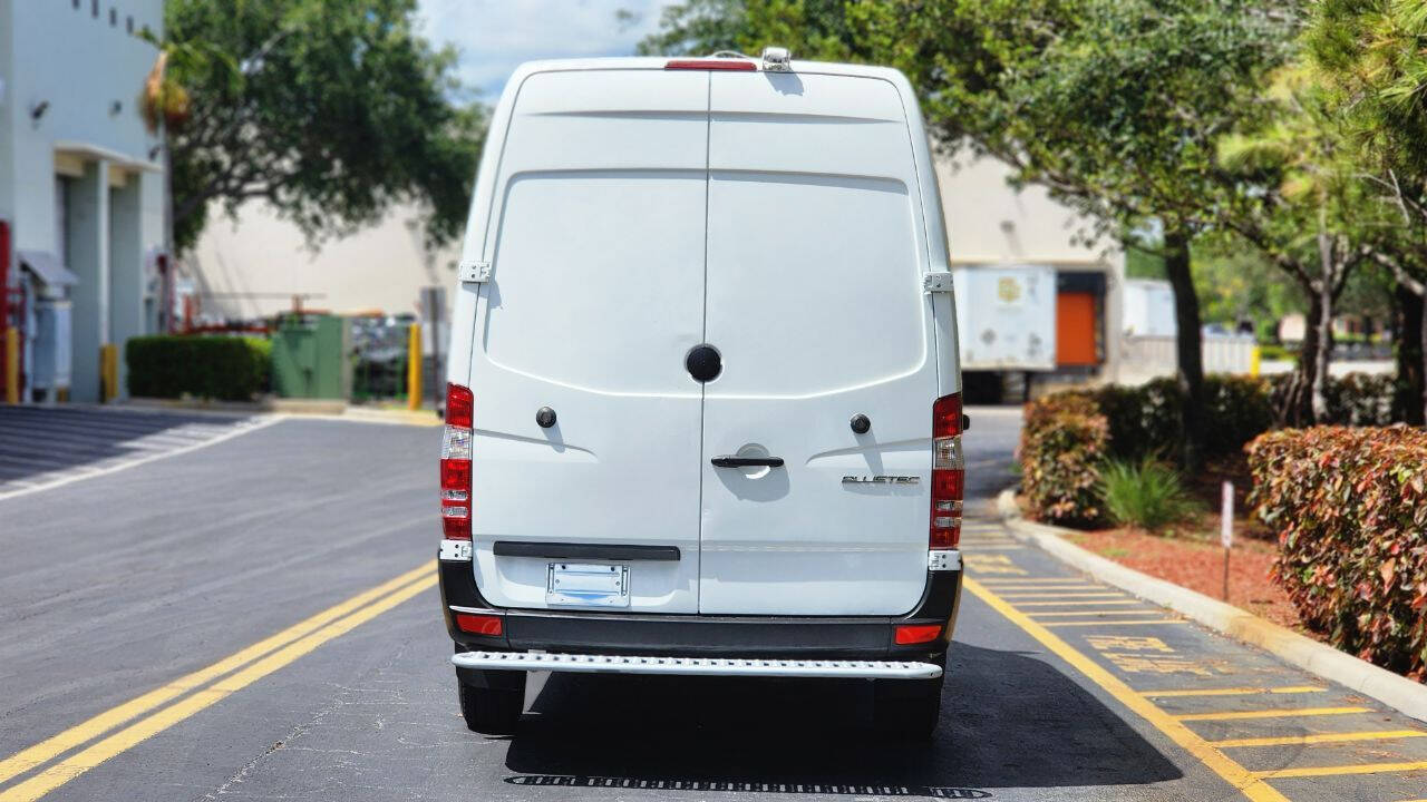 2015 Mercedes-Benz Sprinter  - $21,900