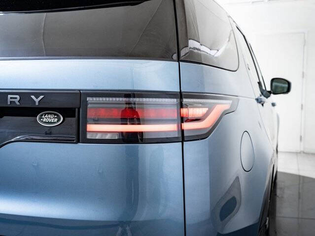 2023 Land Rover Discovery P300 S R-Dynamic