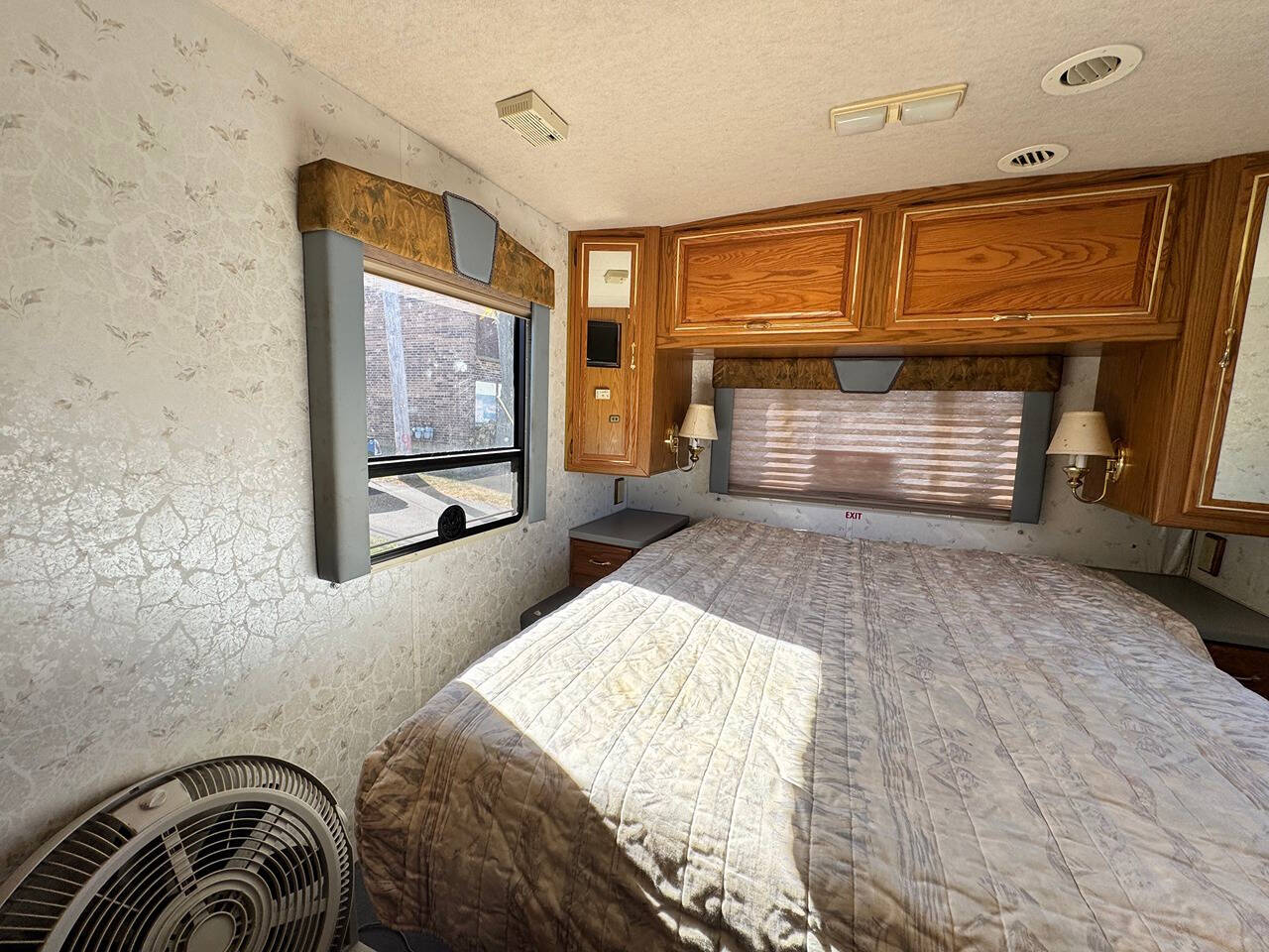 1996 Winnebago Adventurer for sale at Saccucci's Of Schaumburg in Schaumburg, IL