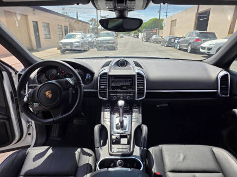 2014 Porsche Cayenne Platinum