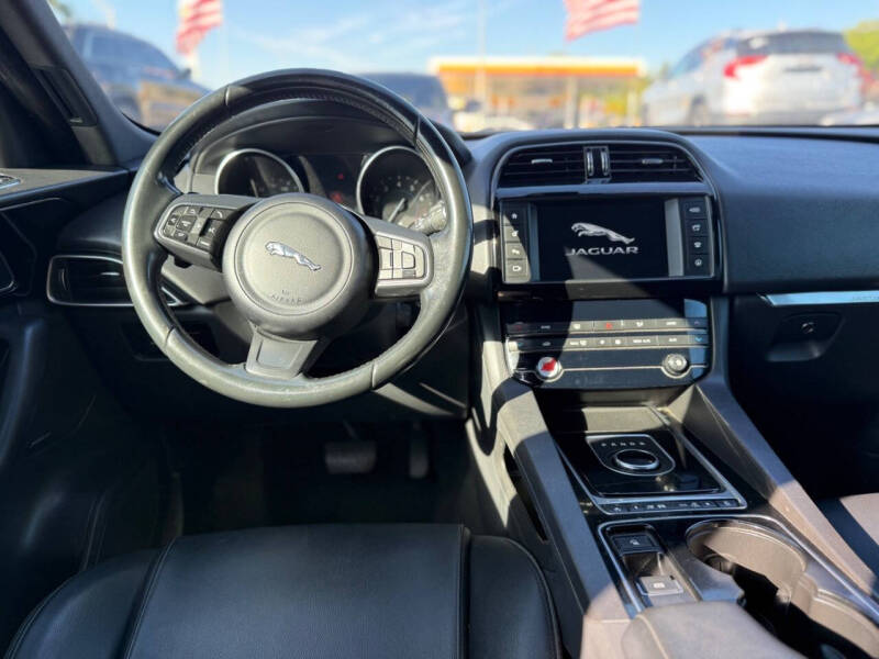 2017 Jaguar F-PACE 35t Premium