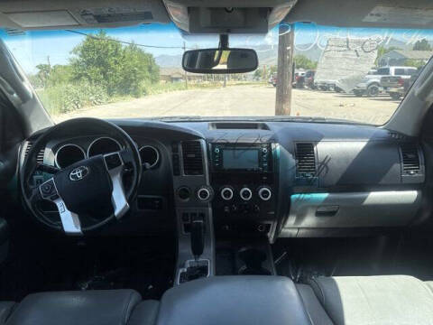 2017 Toyota Sequoia SR5