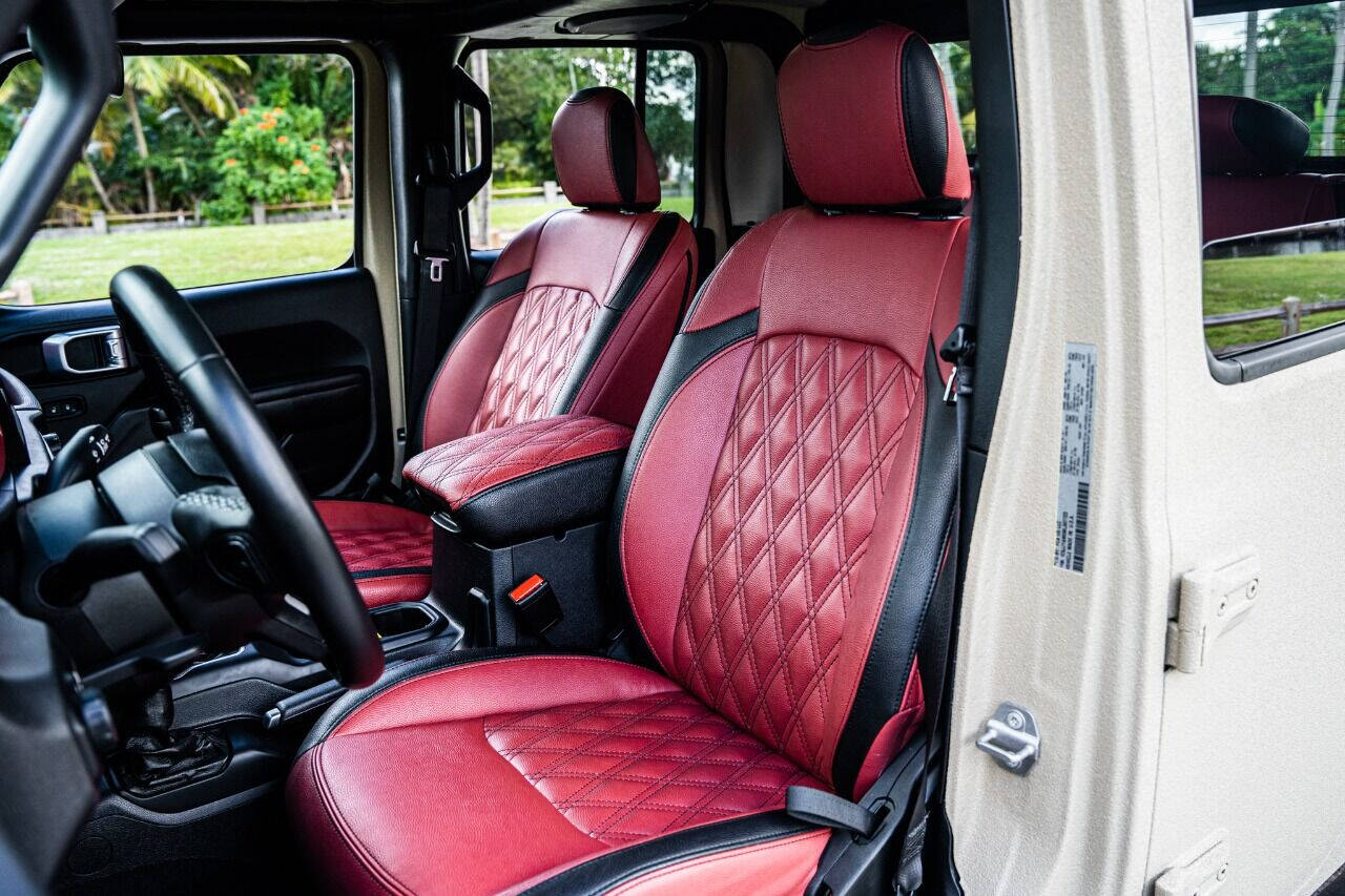 2020 JEEP Gladiator Pickup - $69,999