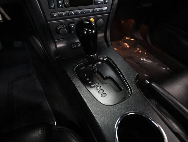 2004 Ford Thunderbird Deluxe