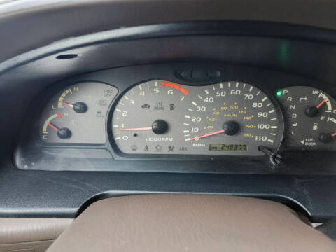 2002 Toyota Sequoia SR5