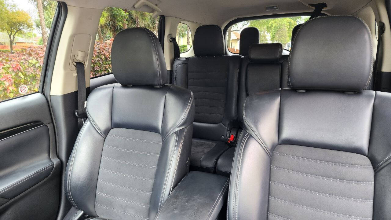 2019 Mitsubishi Outlander  - $16,900