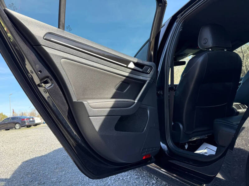 2017 Volkswagen Golf R 4Motion