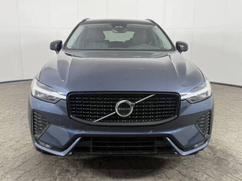 2025 Volvo XC60 B5 Plus Dark Theme
