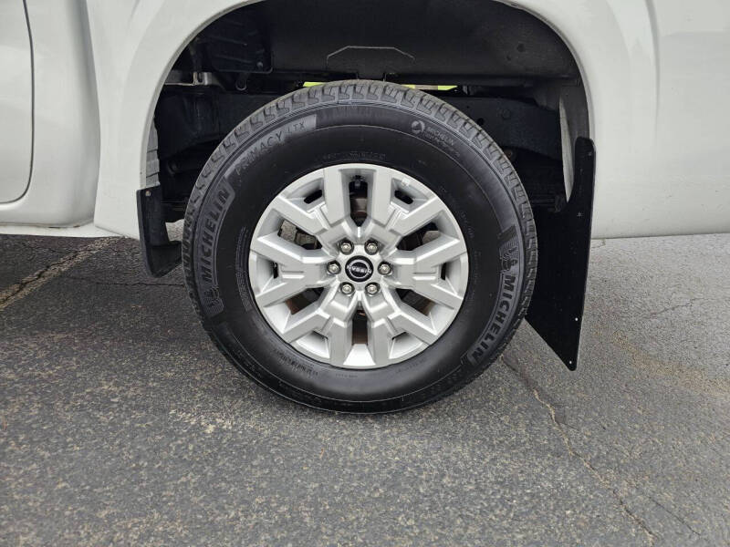 2024 Nissan Frontier SV