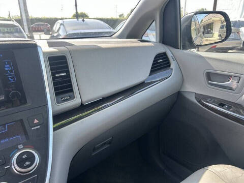 2017 Toyota Sienna XLE 8-Passenger