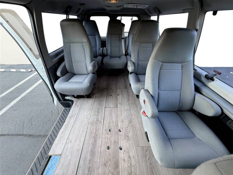2014 Ford E-Series E-150 XLT