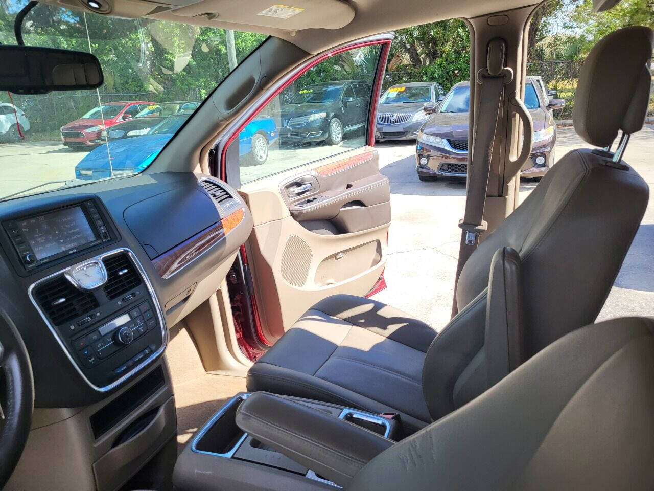 2016 Chrysler Town and Country for sale at FAMILY AUTO BROKERS in Longwood, FL