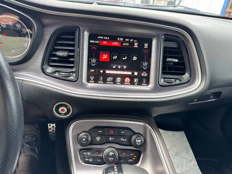 2016 Dodge Challenger R/T Plus Shaker