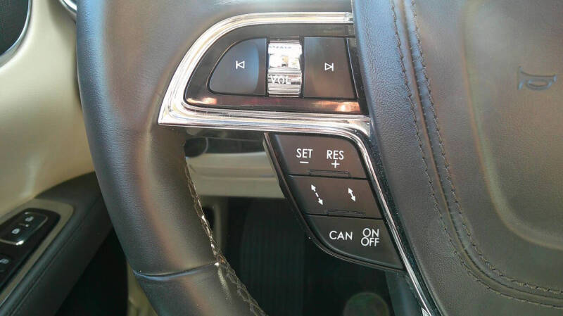 2019 Lincoln Continental Select