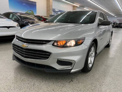 2018 Chevrolet Malibu for sale at Dixie Imports in Fairfield OH