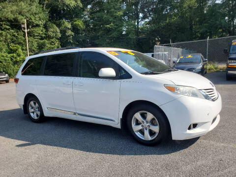 2015 Toyota Sienna LE 8-Passenger