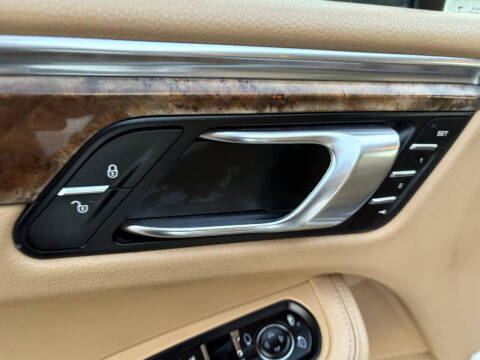 2015 Porsche Macan S