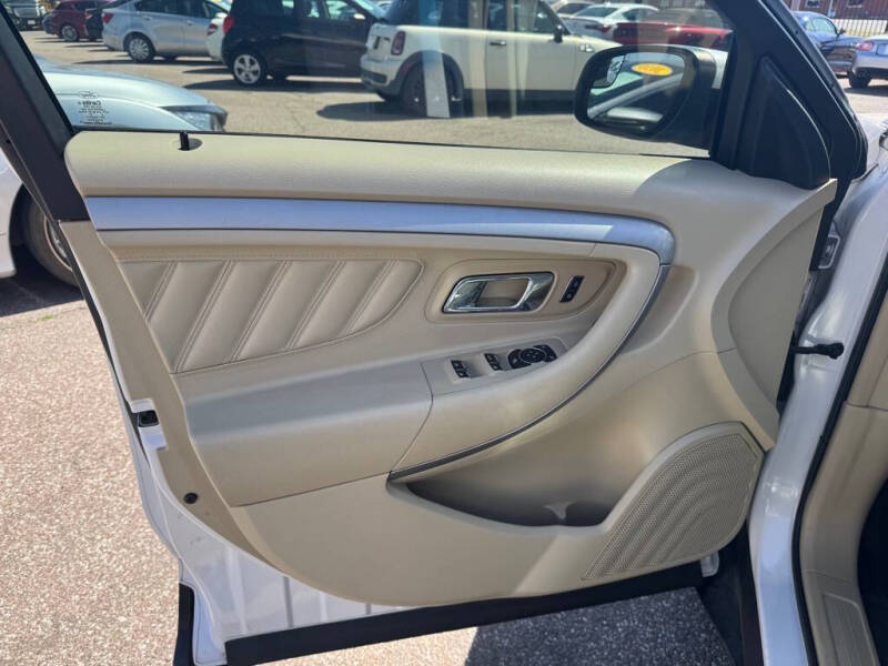 2016 Ford Taurus SEL