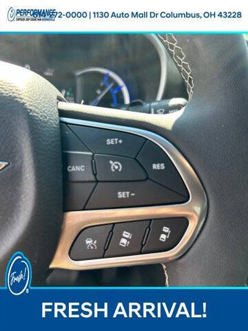 2026 Chrysler Pacifica Plug-In Hybrid Select