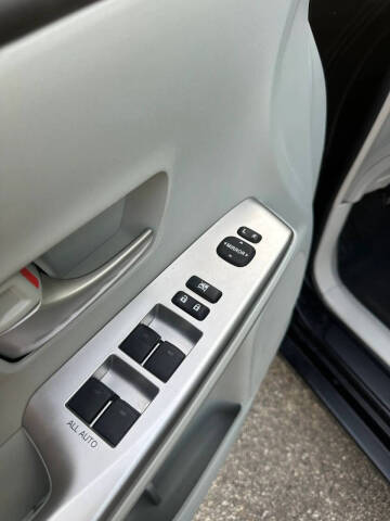 2013 Toyota Prius v Three