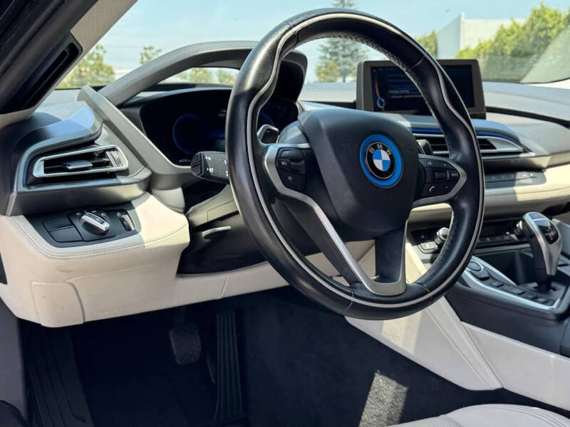 2016 BMW i8