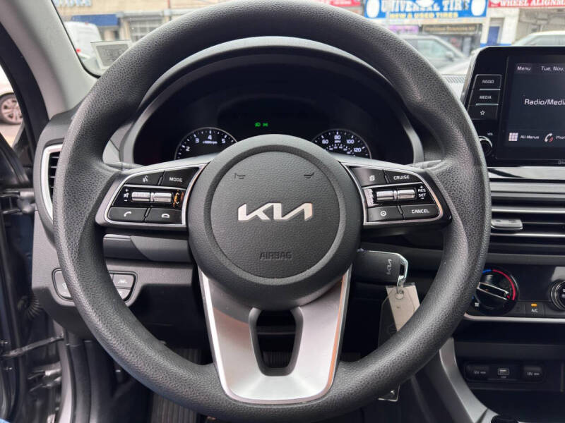 2023 Kia Seltos LX
