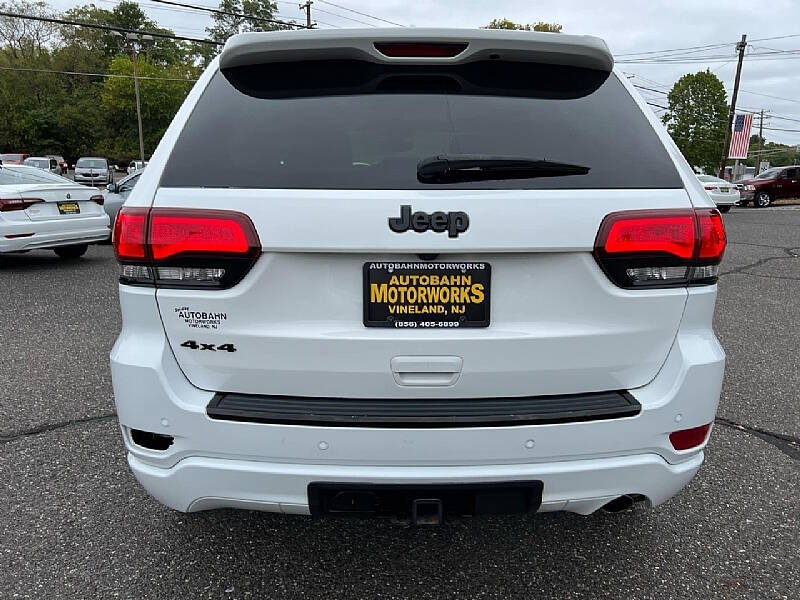 2017 Jeep Grand Cherokee Altitude photo 6