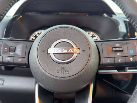 2025 Nissan Pathfinder SL