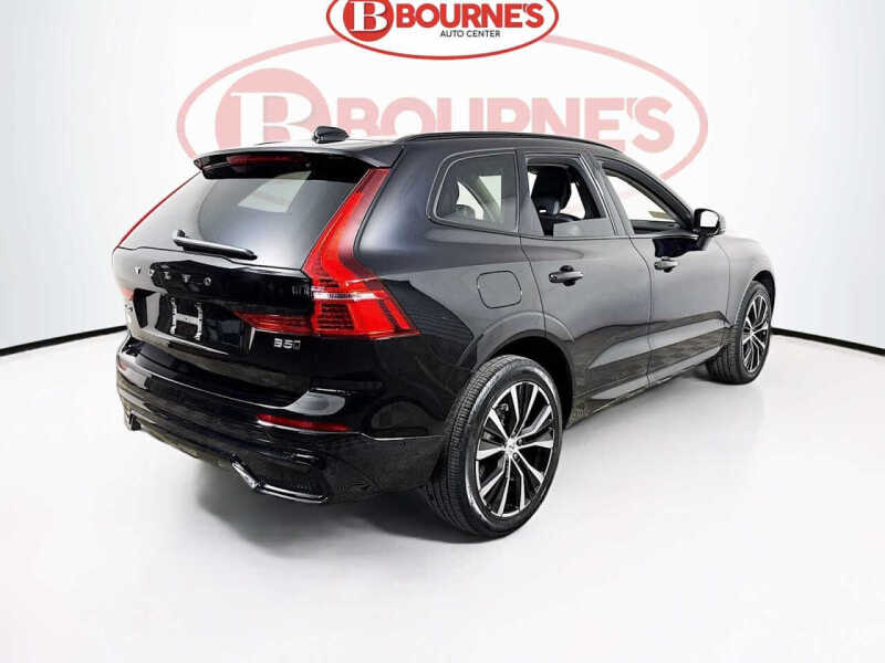 2023 Volvo XC60 B5 Plus Dark Theme
