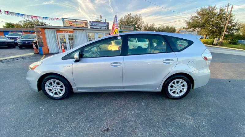 2012 Toyota Prius v Five