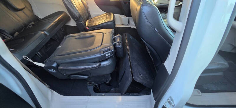 2020 Chrysler Pacifica Touring L