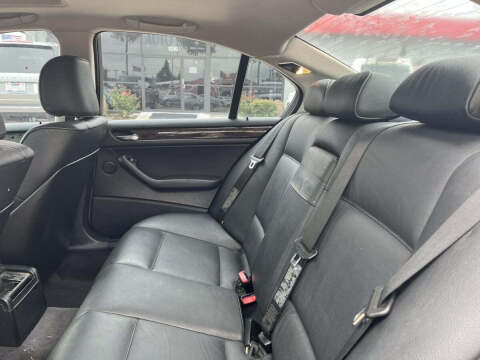 2004 BMW 3 Series 325i