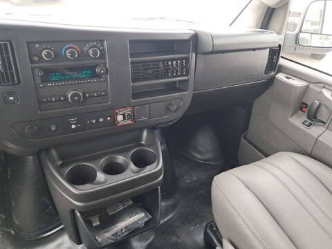 2025 Chevrolet Express 3500