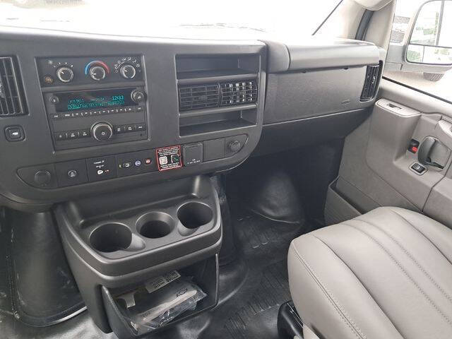 2025 Chevrolet Express 3500