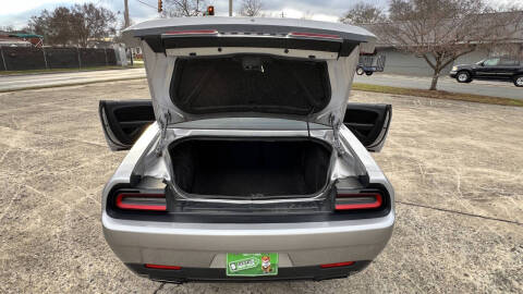 2018 Dodge Challenger SXT Plus