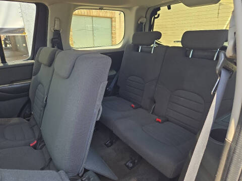 2011 Nissan Pathfinder LE