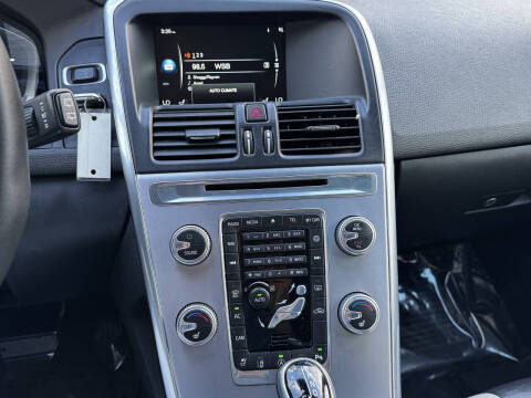 2017 Volvo XC60 T6 Dynamic