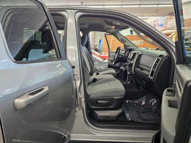 2019 RAM 1500 Classic SLT