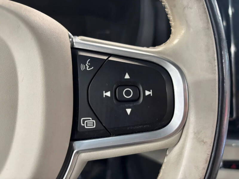 2019 Volvo XC60 T5 Momentum