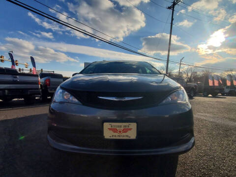 2022 Chrysler Voyager LX