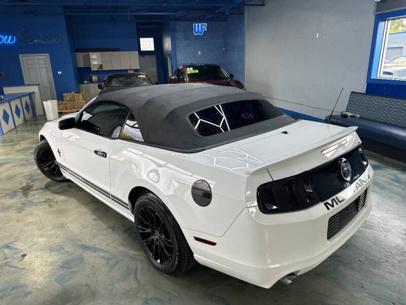 2013 Ford Mustang V6