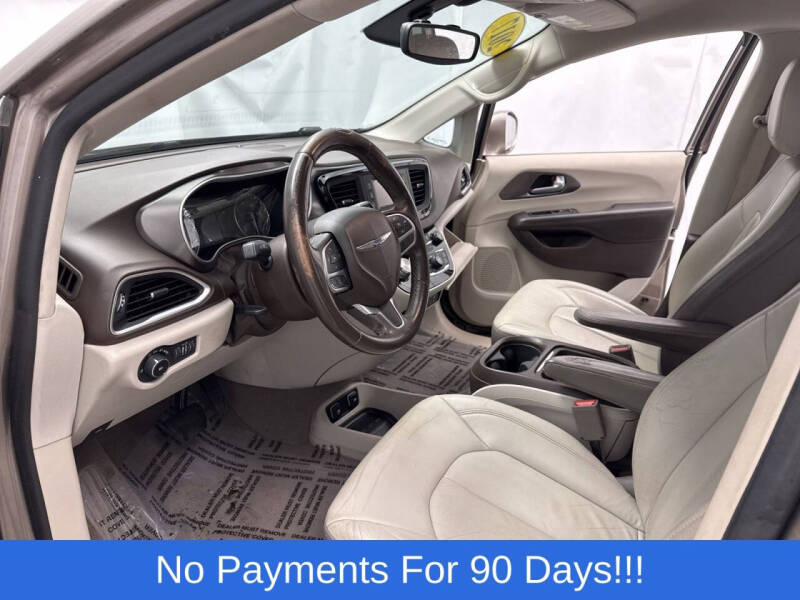 2017 Chrysler Pacifica Touring-L