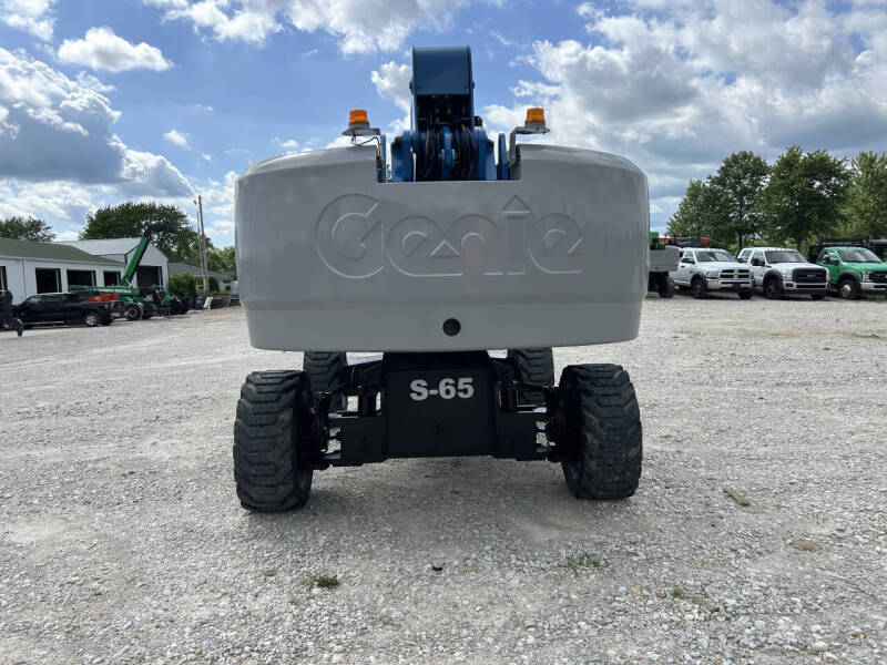 2017 Genie 65' Manlift