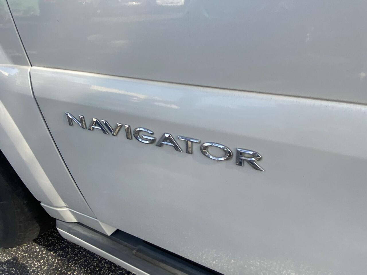 2005 Lincoln Navigator  - $8,750