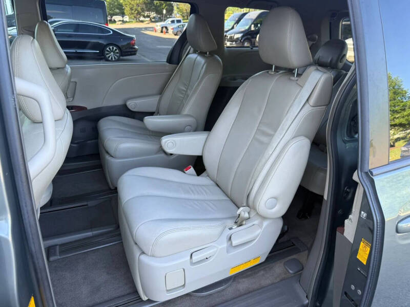 2014 Toyota Sienna