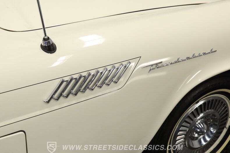 1957 Ford Thunderbird