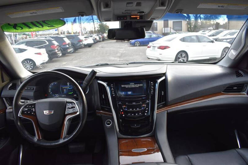 2018 Cadillac Escalade ESV Luxury