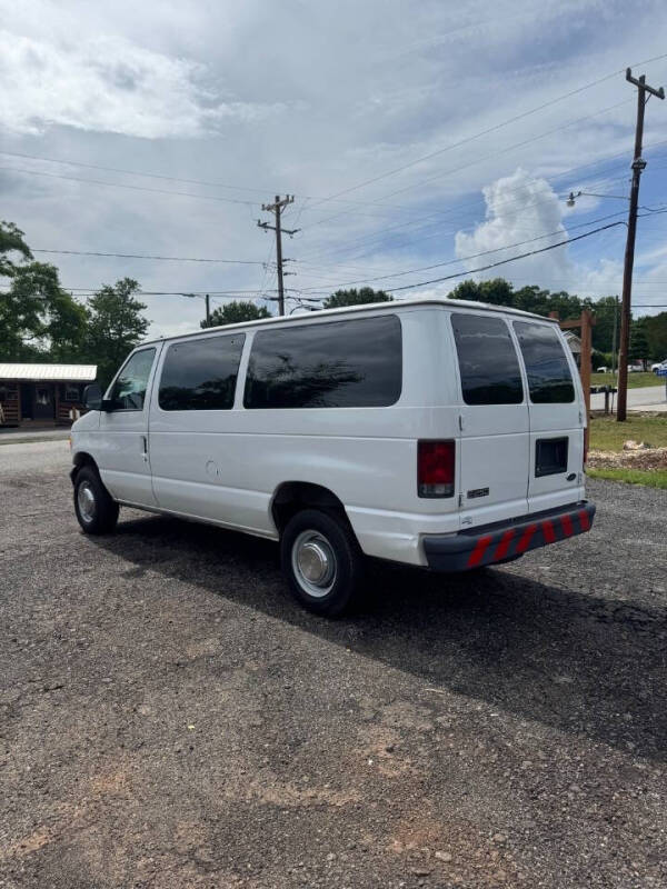 2004 Ford E-Series